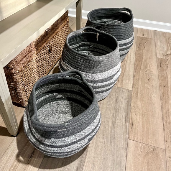 ❌SOLD❌ New Set of 3 Rope Baskets w/ Handles - Picture 3 of 3